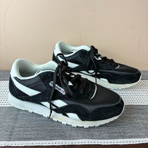 Reebok Classic Women's Sneakers Size US 7 Black White Athletic Shoes